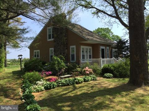 58 Market Ln, Greenwich, NJ 08323