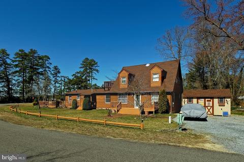 512 SE Lakeshore Dr, Millville, NJ 08332