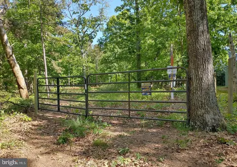 215 Highland Dr W, Millville, NJ 08332