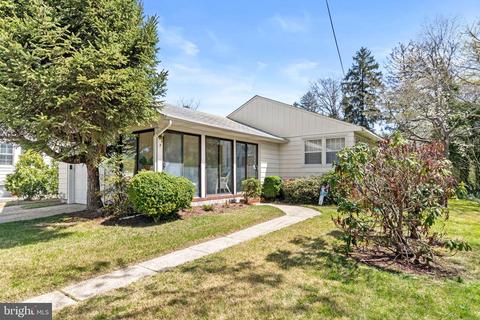 5 Victory Ave, Vineland, NJ 08360