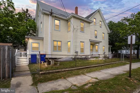 402 N 4th St, Millville, NJ 08332