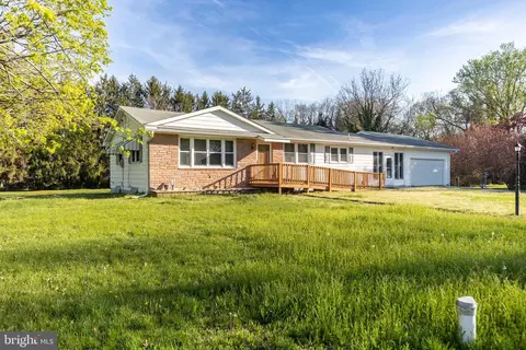 8 Back Neck Rd, Bridgeton, NJ 08302