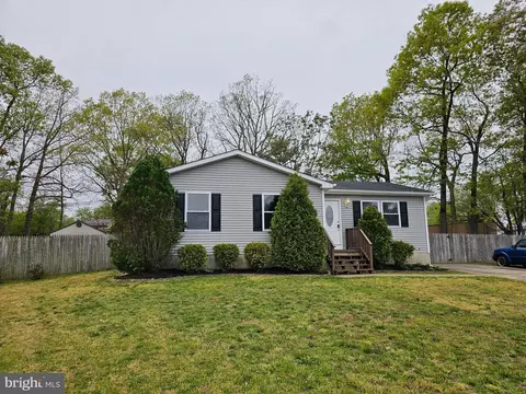 1389 Venus Dr, Vineland, NJ 08360