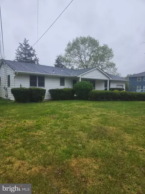753 W Earl Dr, Vineland, NJ 08360
