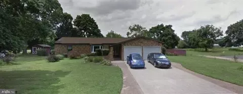 696 W Crescent Dr, Vineland, NJ 08360