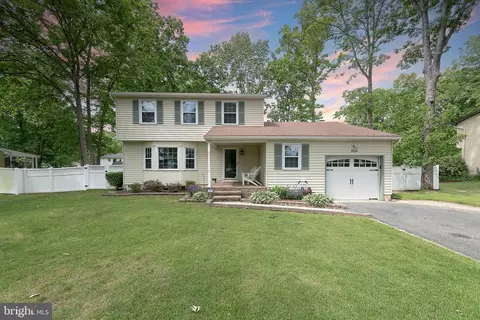 2524 S Brookfield St, Vineland, NJ 08361