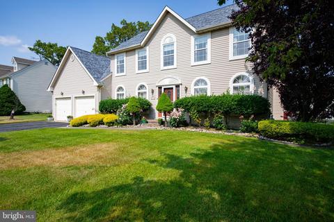 917 Golda Ln, Vineland, NJ 08361