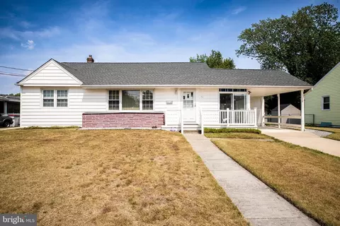 741 Embassy Ter, Vineland, NJ 08360