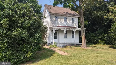 881 Ye Greate St, Greenwich, NJ 08323