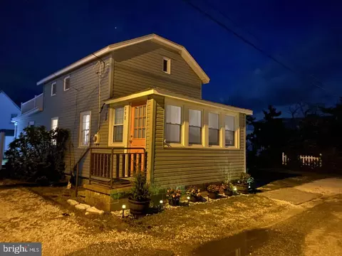 298 New Jersey Ave, Fortescue, NJ 08321
