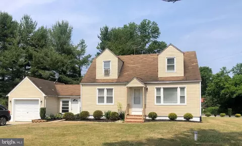 484 N Lincoln Ave, Vineland, NJ 08361