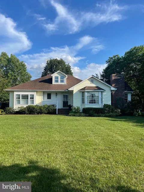 1689 E Wheat Rd, Vineland, NJ 08360