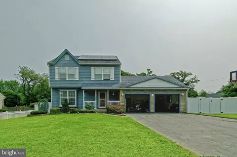 1 Fox Cove Dr, Millville, NJ 08332
