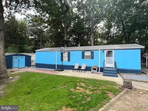 800 College Dr #46, Vineland, NJ 08360