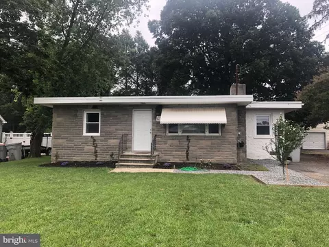 719 Becker Dr, Vineland, NJ 08361