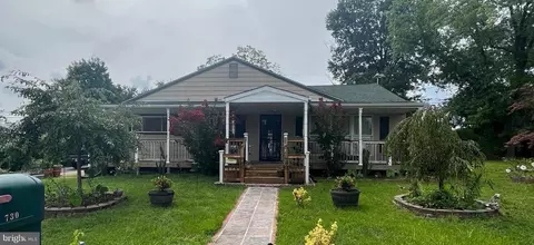 730 W Earl Dr, Vineland, NJ 08360