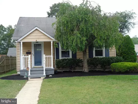 24 Elmwood Ave, Vineland, NJ 08360