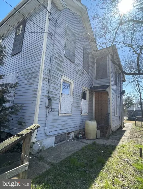 327 W Main St, Millville, NJ 08332