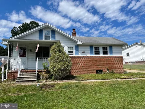 462 Carlisle Dr, Vineland, NJ 08360