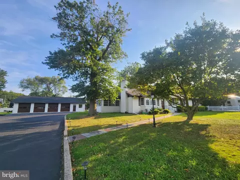 1659 E Walnut Rd, Vineland, NJ 08361
