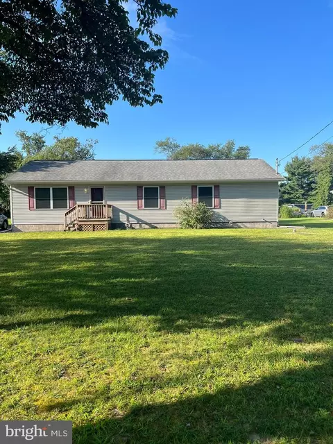 1327 Garry Ave, Vineland, NJ 08361
