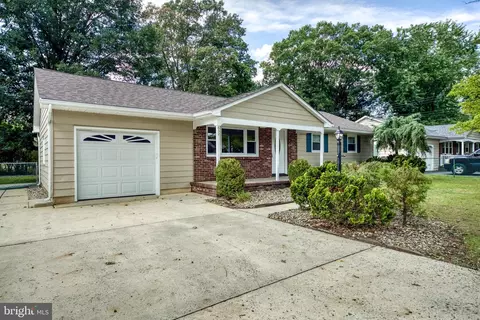 632 Becker Dr, Vineland, NJ 08361
