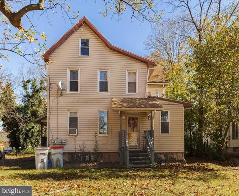 537 Park Dr, Vineland, NJ 08360