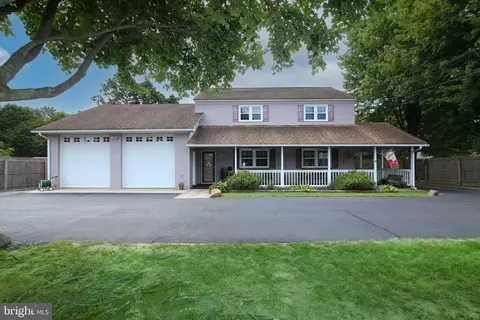 561 E Oak Rd, Vineland, NJ 08360