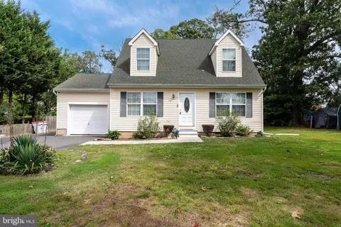 954 E Walnut Rd, Vineland, NJ 08360