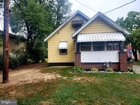 43 Avon Pl, Vineland, NJ 08360