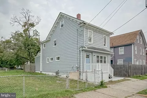 106 S 4th St, Millville, NJ 08332