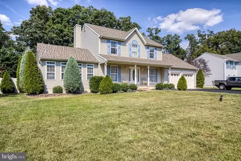 2820 Barry Dr, Vineland, NJ 08361