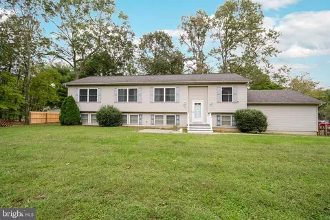 6406 Battle Ln, Millville, NJ 08332