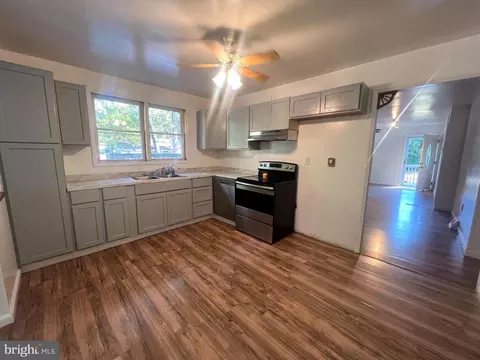 7248 Samuel Dr, Millville, NJ 08332