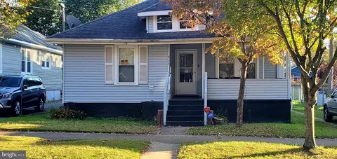 215 W Montrose St, Vineland, NJ 08360