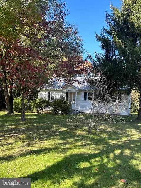 30 Avon Pl, Vineland, NJ 08360