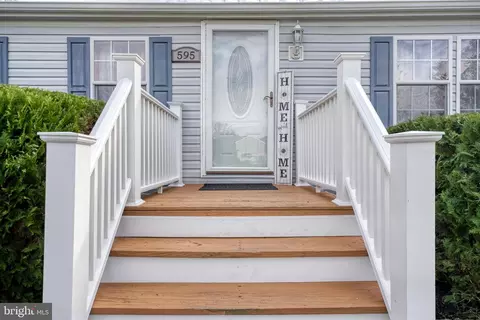 595 Ridgewood Dr, Vineland, NJ 08361