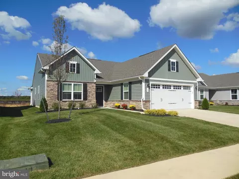 8 Bustleton St, Millville, NJ 08332