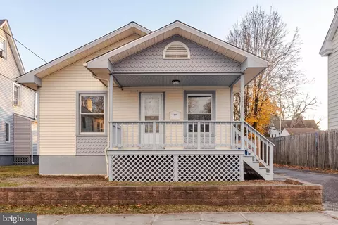 221 Maurice St, Millville, NJ 08332