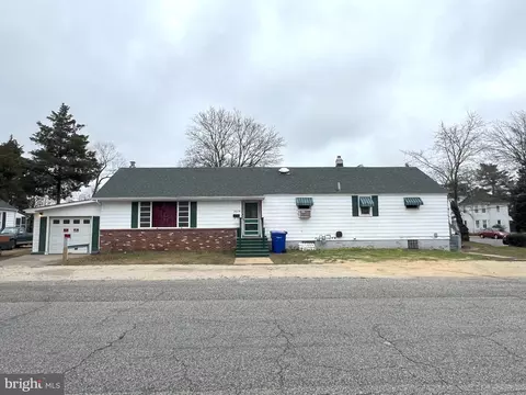 802 E Vine St, Millville, NJ 08332