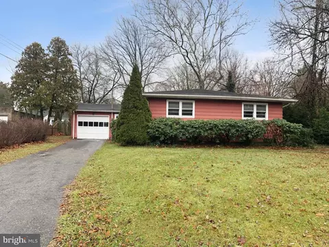 457 E Doren Ter, Vineland, NJ 08360