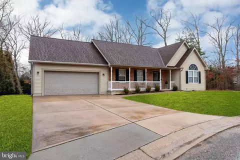 6 Cove Ct, Millville, NJ 08332