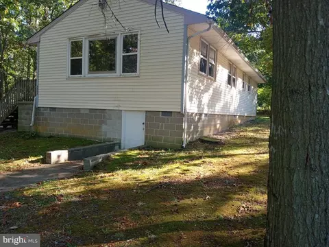 6901 Whittier Dr, Millville, NJ 08332