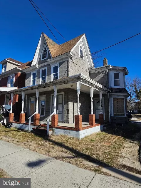 129 S 2nd St, Millville, NJ 08332