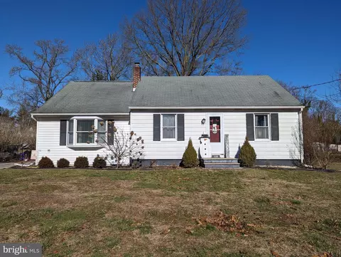 19 Lakeside Dr, Bridgeton, NJ 08302