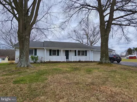 8 School House Ln, Bridgeton, NJ 08302