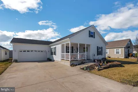 27 Betsy Ross Ct, Millville, NJ 08332