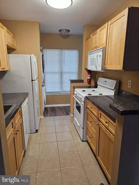 Chestnut Ave, Vineland, NJ 08361