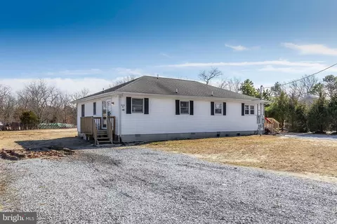 1073 Charles St, Vineland, NJ 08360