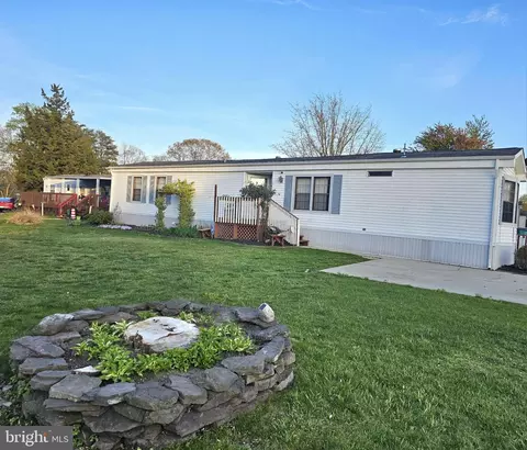 2 Jackson Dr, Millville, NJ 08332
